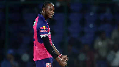 Jofra Archer mimics Ravindra Jadeja's bowling and nails it perfectly - WATCH
