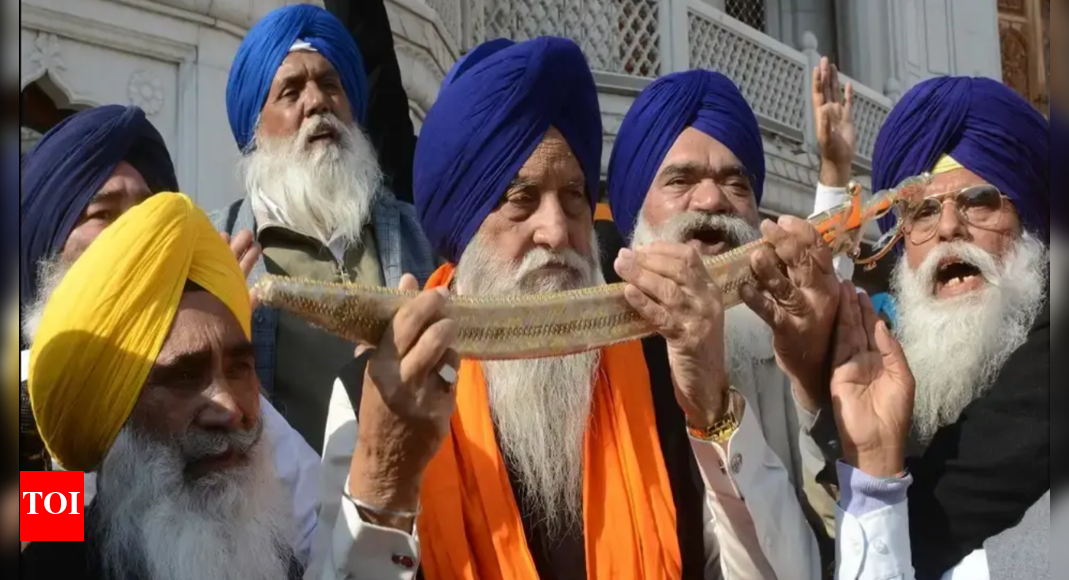 Rebel Akali Leaders Claim Support from NRIs Who Backed AAP