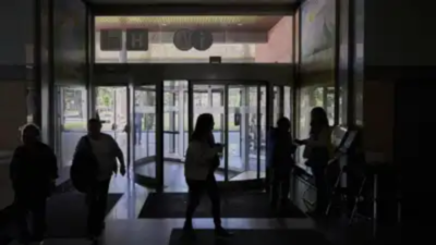 Major telecom outage hits Spain, emergency services issue alternate numbers