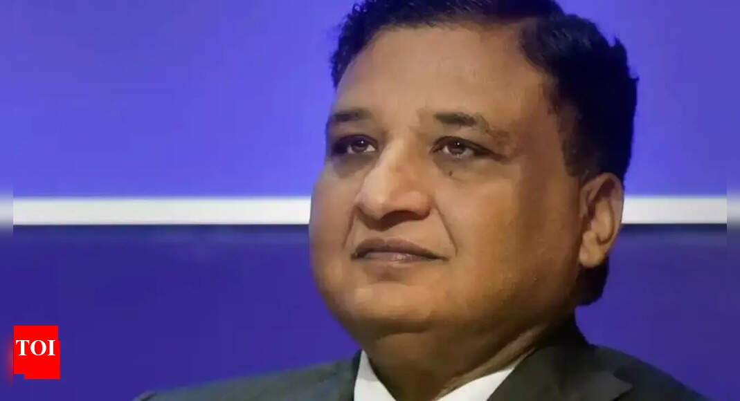 सरकार एक वर्ष के लिए खुफिया ब्यूरो तपन कुमार डिक के निदेशक का विस्तार करती है भारत समाचार
