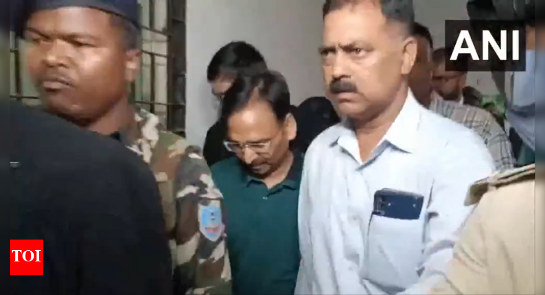 एक सेरेब्रल लिकर के मामले में सीनियर IAS JHARKHAND VINAY KUMAR CHUBEY को गिरफ्तार किया गया भारत समाचार