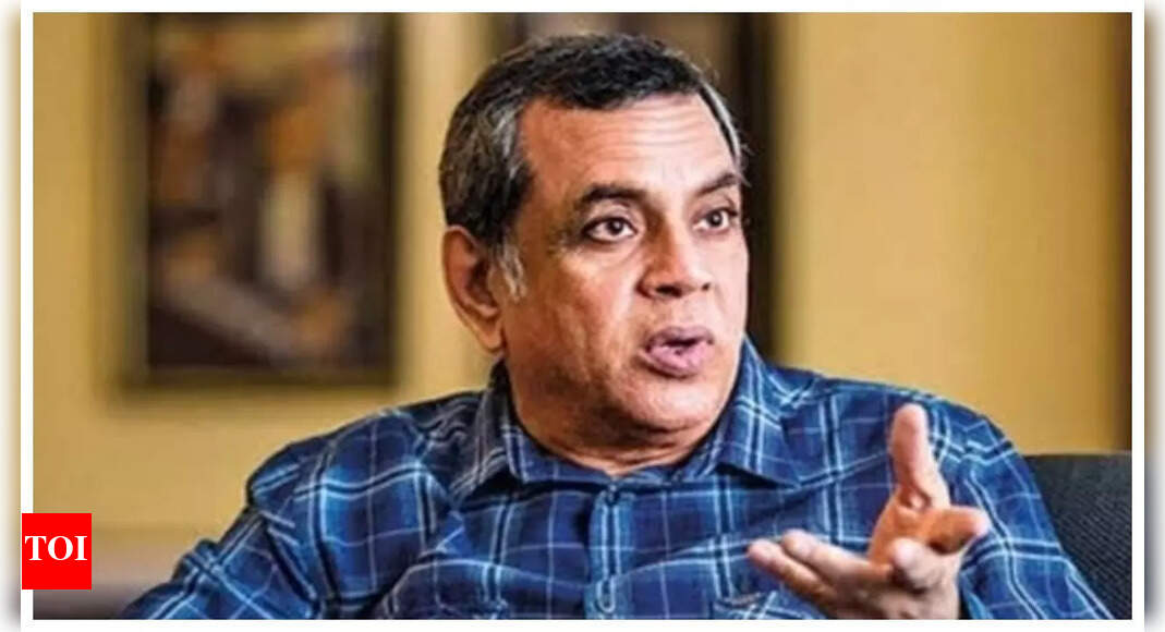 क्या परेश ने अक्ष कुमार और सुनील शेट्टी के साथ हेरा फेरि 3 के लिए अधिक पैसा घाव किया? यहाँ हम क्या जानते हैं |