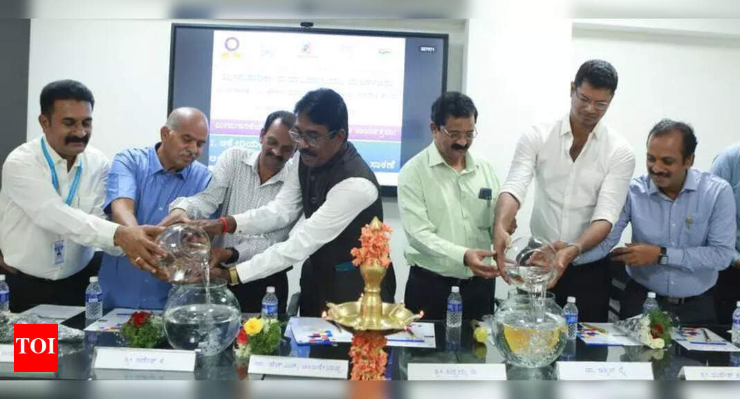 Skill Training Program on Aquarium and Fish Production Begins