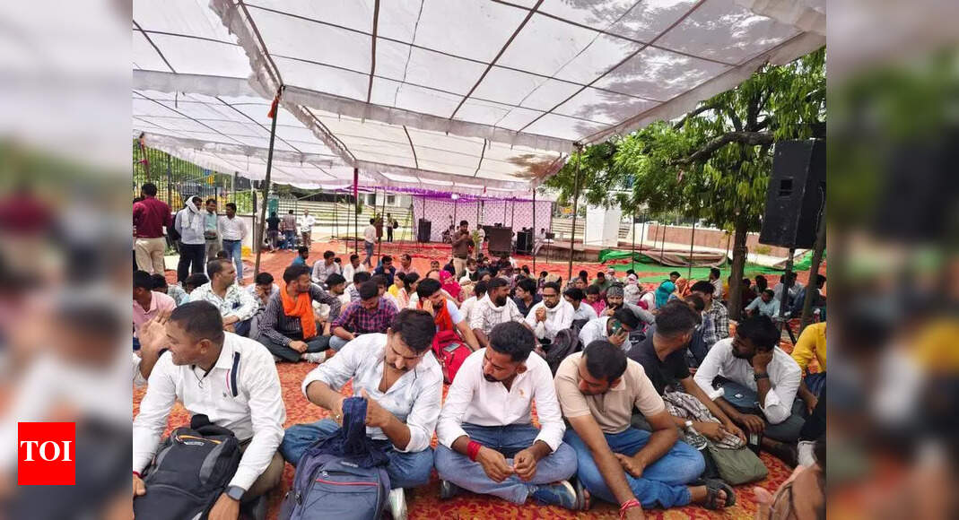 Vocational Trainers Protest in Jaipur Over Pay, Postings