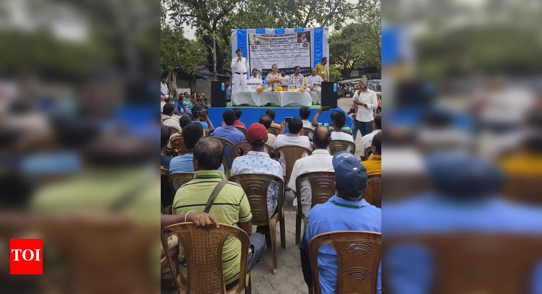 Kolkata Police Launches Campaign on Earphone Safety