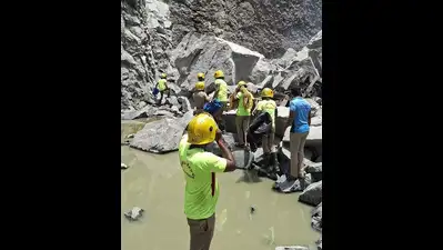 5 workers die in rockslide at Sivaganga quarry