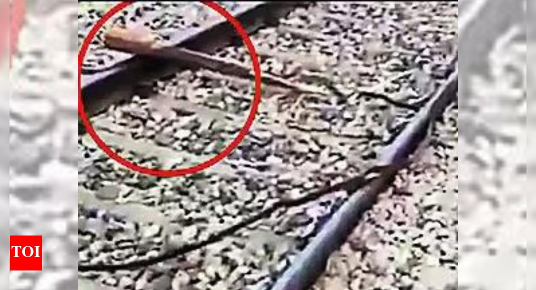 Alert loco pilots foil bid to derail Rajdhani, Kathgodam Express trains