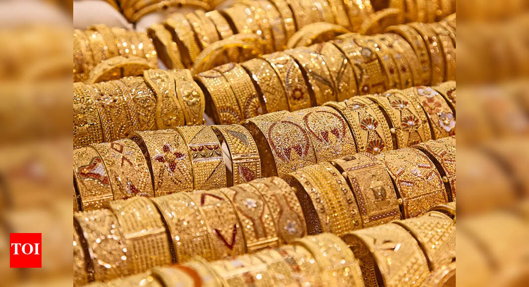 Equity surge takes sheen off gold, prices fall 7% from peak