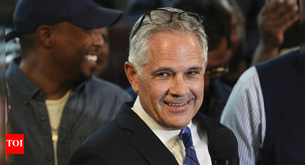 Larry Krasner wins Philadelphia’s Democratic primary for a third term as district attorney