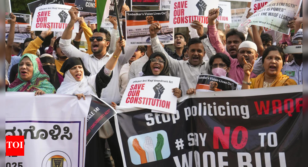 VAKF एक मौलिक अधिकार या इस्लाम का मुख्य हिस्सा नहीं है, केंद्र सुप्रीम कोर्ट को बताता है भारत समाचार