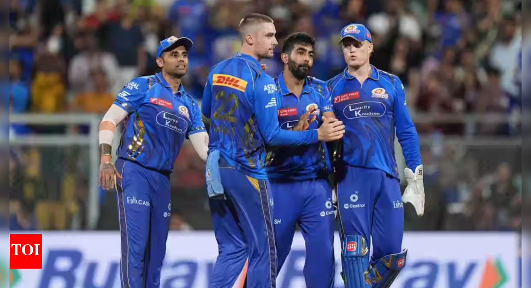 MI vs DC Live Score: Bumrah strikes, DC lose half their side chasing 181
