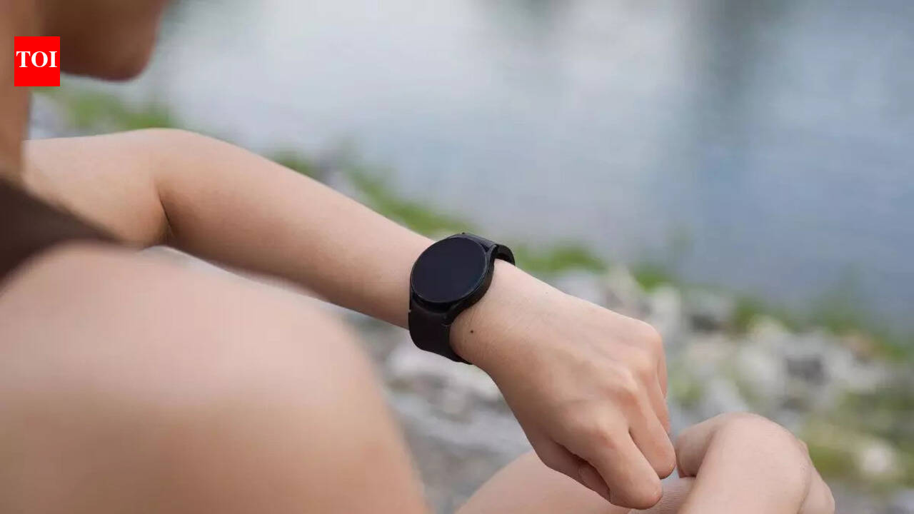 Round Dial Smart Watches: Best Round Dial Smart Watches To Stay Fit In ...