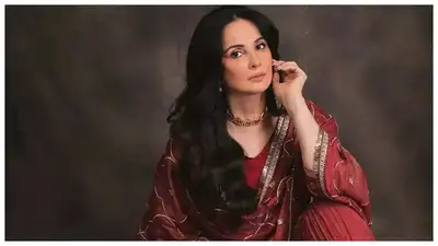 Rukhsar Rehman 인 Rishi Kapoor의 전 공동 스타는 1942 년 Manisha Koirala의 역할 인 Bazigar에서 Shilpa Shetty의 역할을 거부했다고 밝혔다.