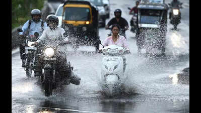 Bhopal cools down with brief but delightful showers