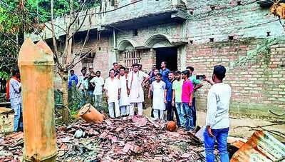 HC panel: Cops were 'inactive, absent' during 'targeted' Murshidabad attacks