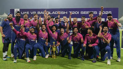 यूएई इतिहास में पहली T20I श्रृंखला ट्रायम्फ के लिए बांग्लादेश में शारजे में एक कहानी बनाता है