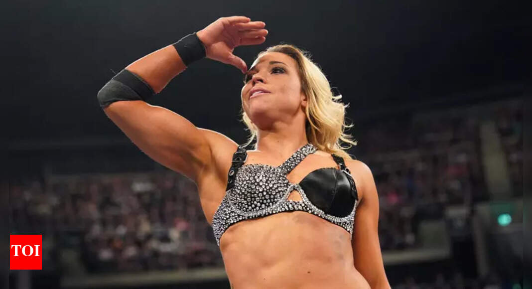 Kairi Sane Returns to WWE Raw, IYO SKY Welcomes Her Back