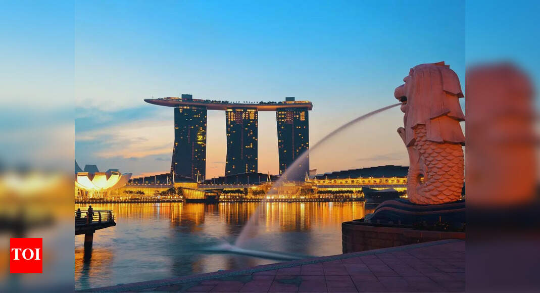 Singapore economy beats Q1 forecasts, warns of trade war risks