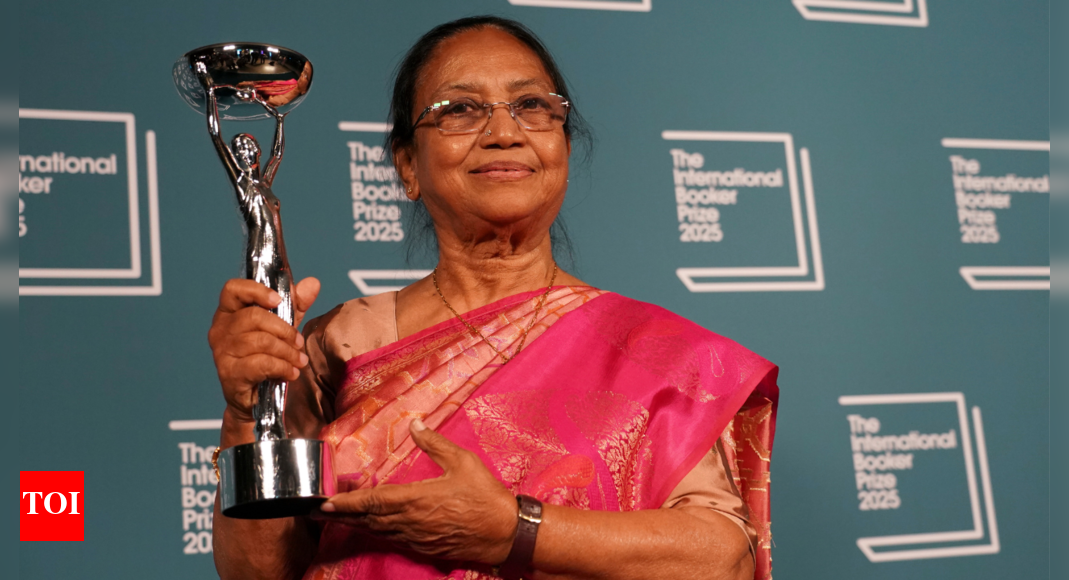 “मैं लिखता हूं क्योंकि उनका दर्द मुझे सोने की अनुमति नहीं देगा”: बुकर बानू मुशत्तक के विजेता, भारत के मूक दुख को आवाज देते हुए | भारत समाचार