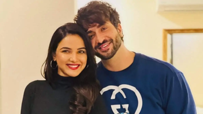 ‘मेरा धर्म इजाजत नहीं देता…’ गणपति बप्पा मोरया ना बोलने पर ट्रोल हुए अली गोनी, अब दिया करारा जवाब 2 Aly Goni Girlfriend Jasmin Bhasin