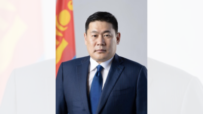 Young Mongolians demand PM resign over corruption claims