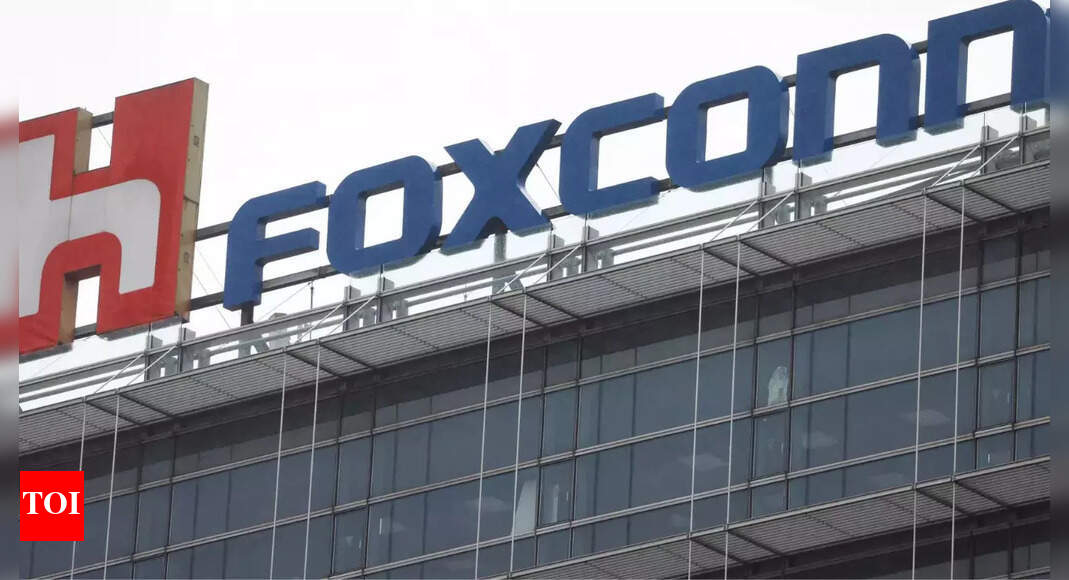 Foxconn invests $1.5 billion to expand iPhone production in India