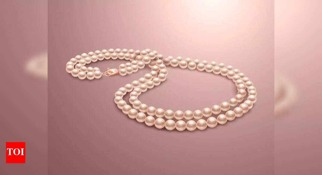 Astrological Guide: Who Should Avoid Diamonds?
