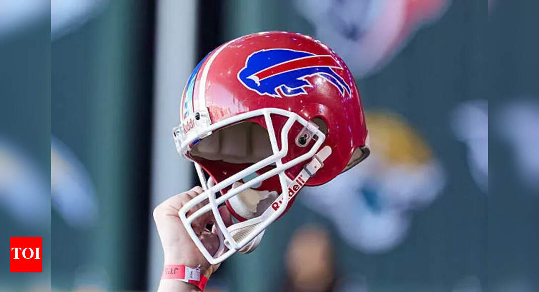 Bills Star in Hallmark Christmas Film 'Holiday Touchdown'