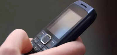 From distraction to danger: The national reckoning over cellphones in US schools – Times of India