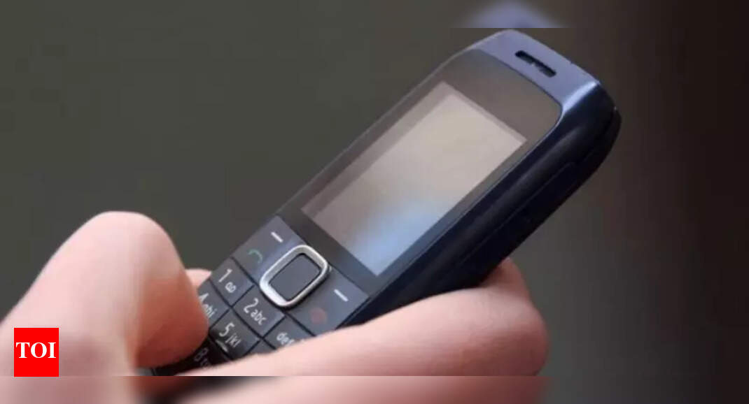 From distraction to danger: The national reckoning over cellphones in US schools