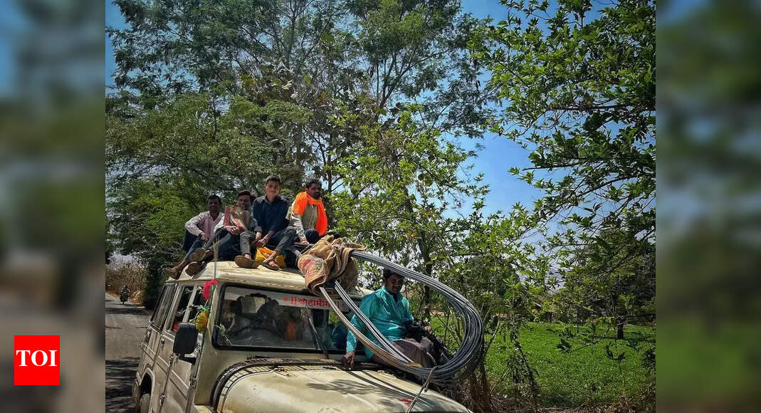 Nandurbar Villagers Risk Lives Due to Lack of Transport