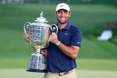 Scheffler’s post-win moment shifts to ice as golf champion attends Stars’ playoff opener