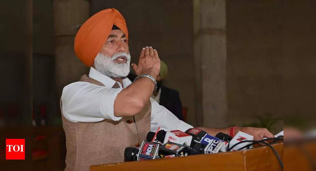 Bittu Criticizes Mann's Stance on CISF Deployment