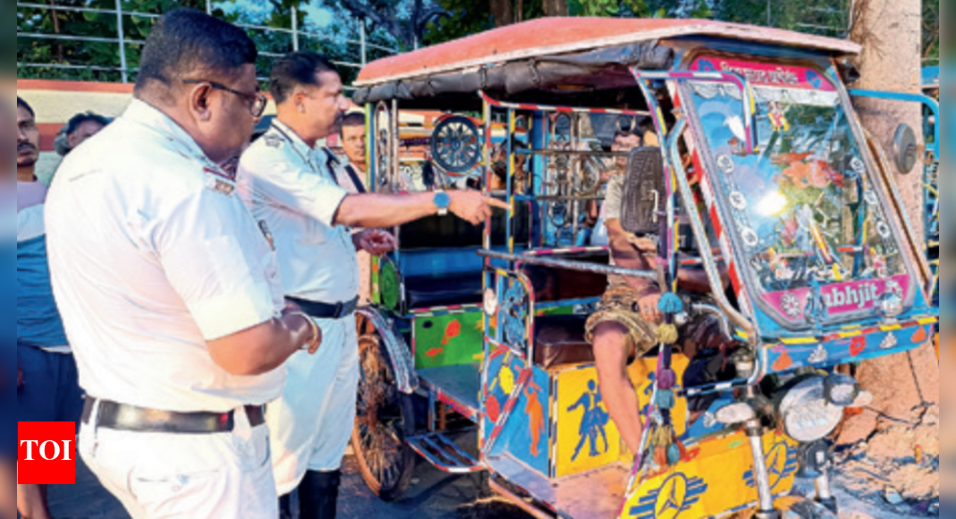 Salt Lake Roads Overwhelmed by Garbage as BMC Awaits Dumpers