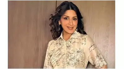 Sonali Bendre reveals she was unaware of pregnancy during 'Cham Cham Karta' shoot