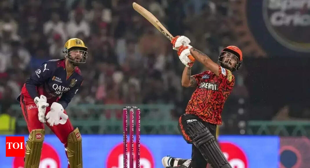 Sunrisers Hyderabad vs Royal Challengers Bengaluru Timeline 