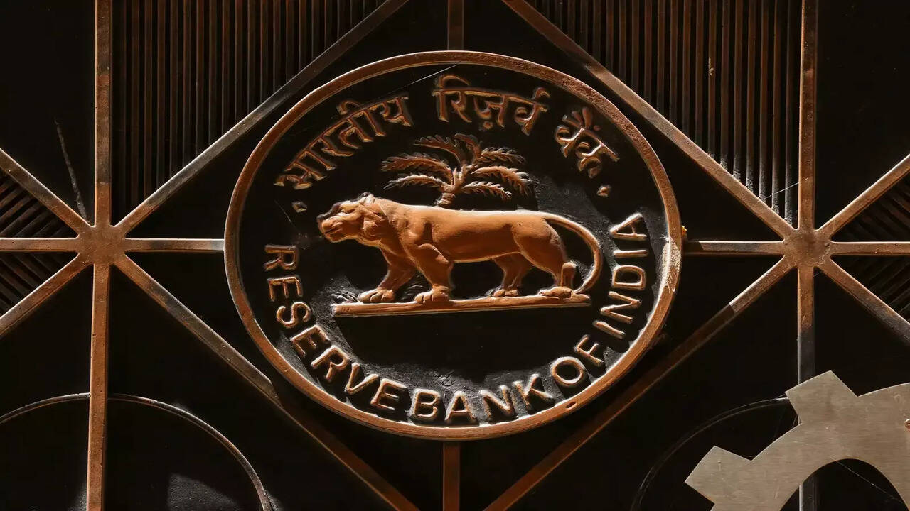 RBI to transfer Rs 2.7 lakh crore as dividend to govt, a record