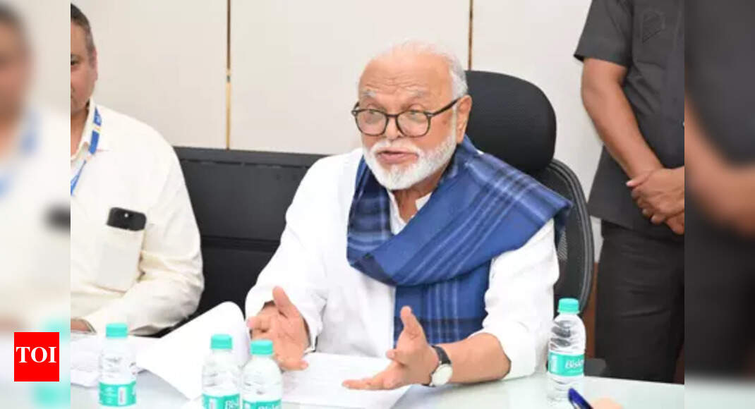 Bhujbal's Ministerial Appointment: Key Figures and Political Maneuvers