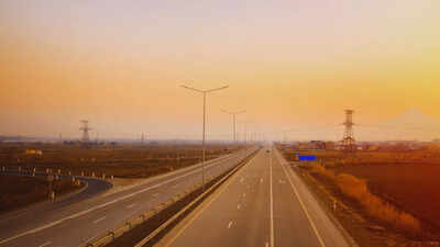 FIR against couple for lurid act on Delhi-Mumbai Expressway