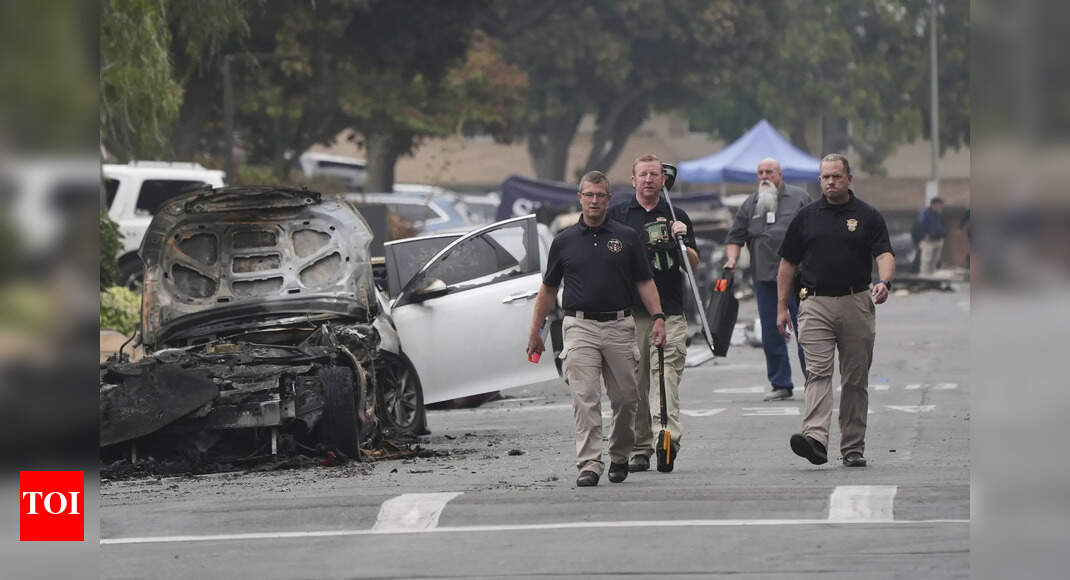 Runway lights weren't working as pilot tried to land at foggy San Diego airport before fatal crash