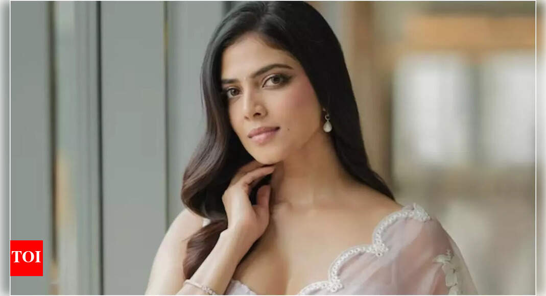 Malavika Mohanan Shares Film Experiences, Talks Prabhas