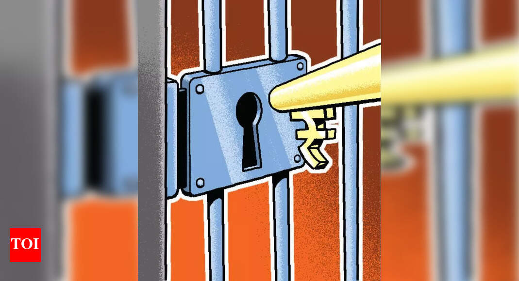 Assistant Treasury Officer Arrested for Taking Bribe of Rs 12,000