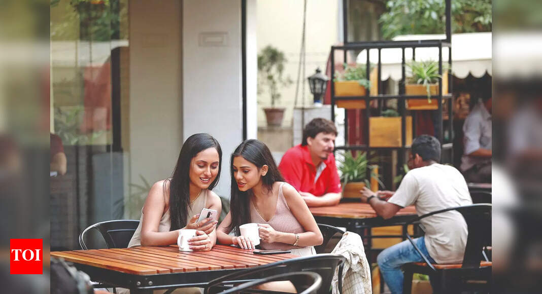 Kolkata's Cafe Culture Faces Challenge: Smoke vs. Family-Friendly