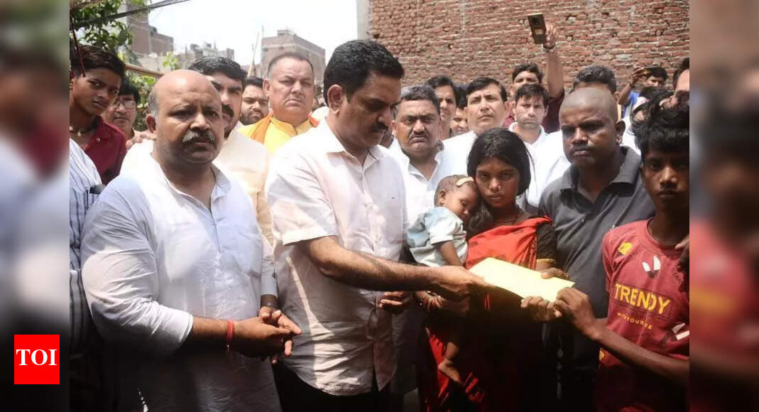 Families Receive Aid After Storm in Ghaziabad and Noida