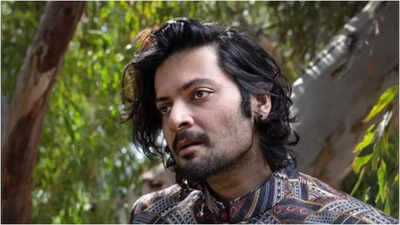 Ali Fazal to play a kleptomaniac in an upcoming film; he jokes about ‘stealing’ to prepare for the role