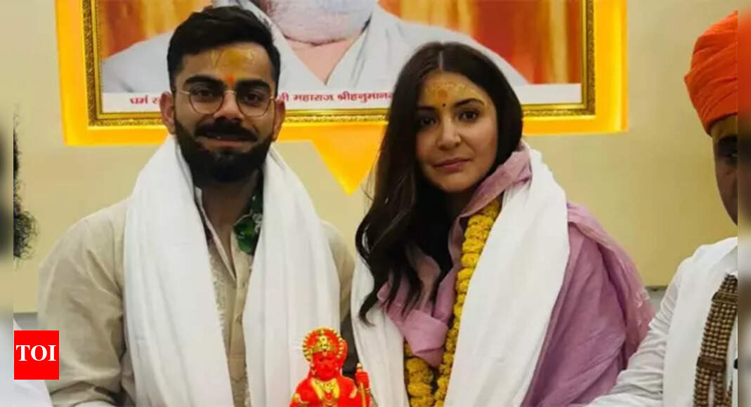 Watch: Virat Kohli & Anushka Sharma visit Ayodhya's Hanuman Garhi temple