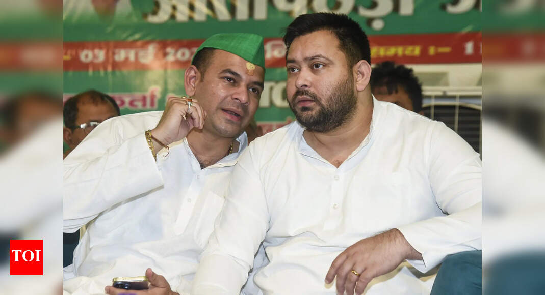 ‘Intolerable’: Tejashwi backs Lalu’s move to disown brother Tej Pratap
