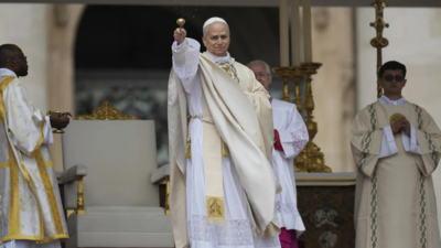 Can Pope Leo remain a US citizen now that he's a foreign head of state?