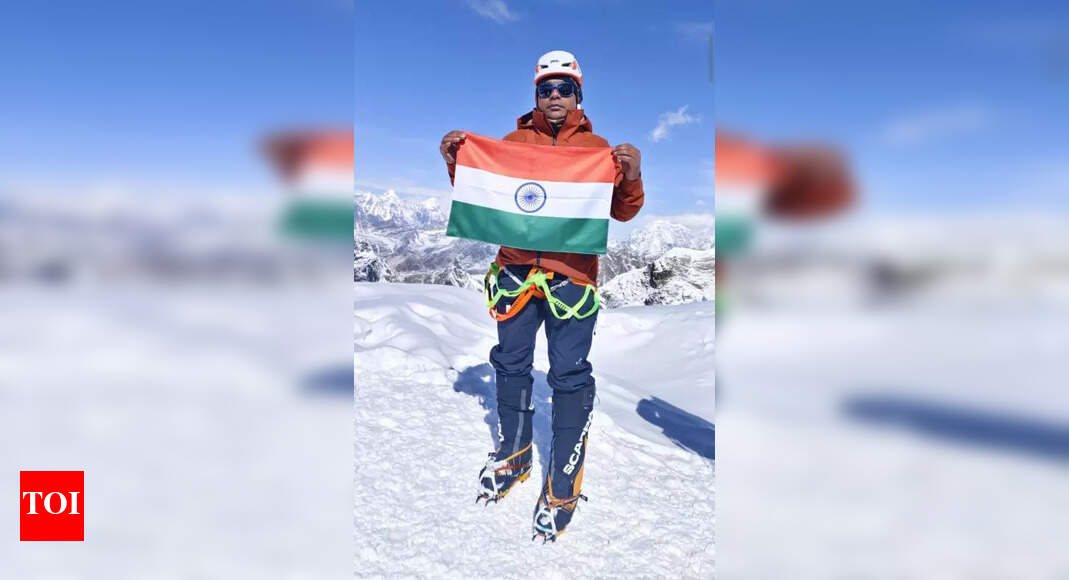 Indian Army Man from Lohardaga Scales Mount Everest