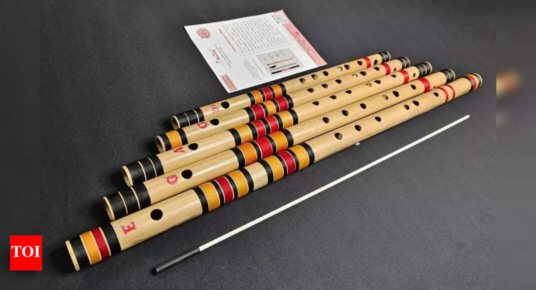 Northeast Bamboo Flutes Gain Popularity with Musicians